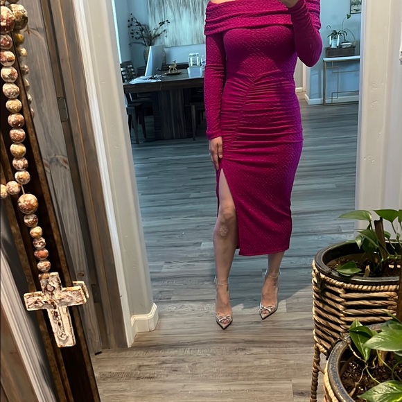 Elegant Pink Off-Shoulder Dress - Picture 1 of 4